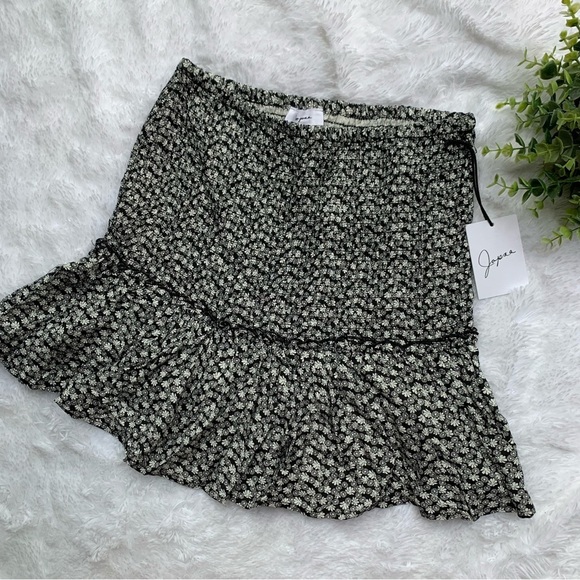 Japna | Black and White Floral Skirt NWT Size Medium - Picture 7 of 12